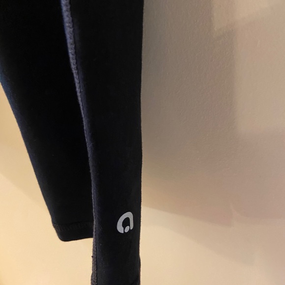 Hyba black capri yoga pants - medium - NWOT - Picture 2 of 7